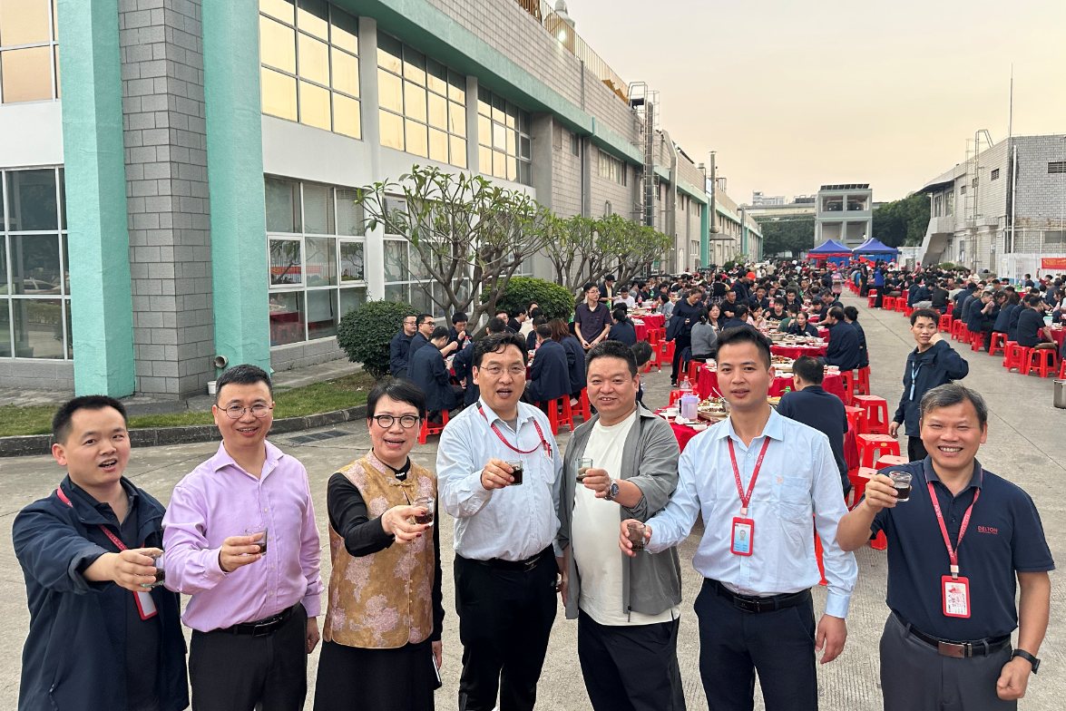 在扑睿德州游戏官网，，，，，，，，我们这样过个暖心年！