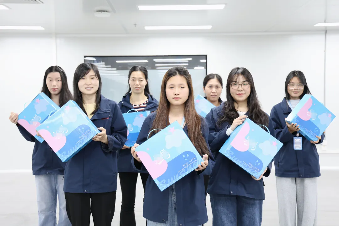 女神节：黄石“乒”出欢乐，，，，，，，，昭通“河妆你甜美！